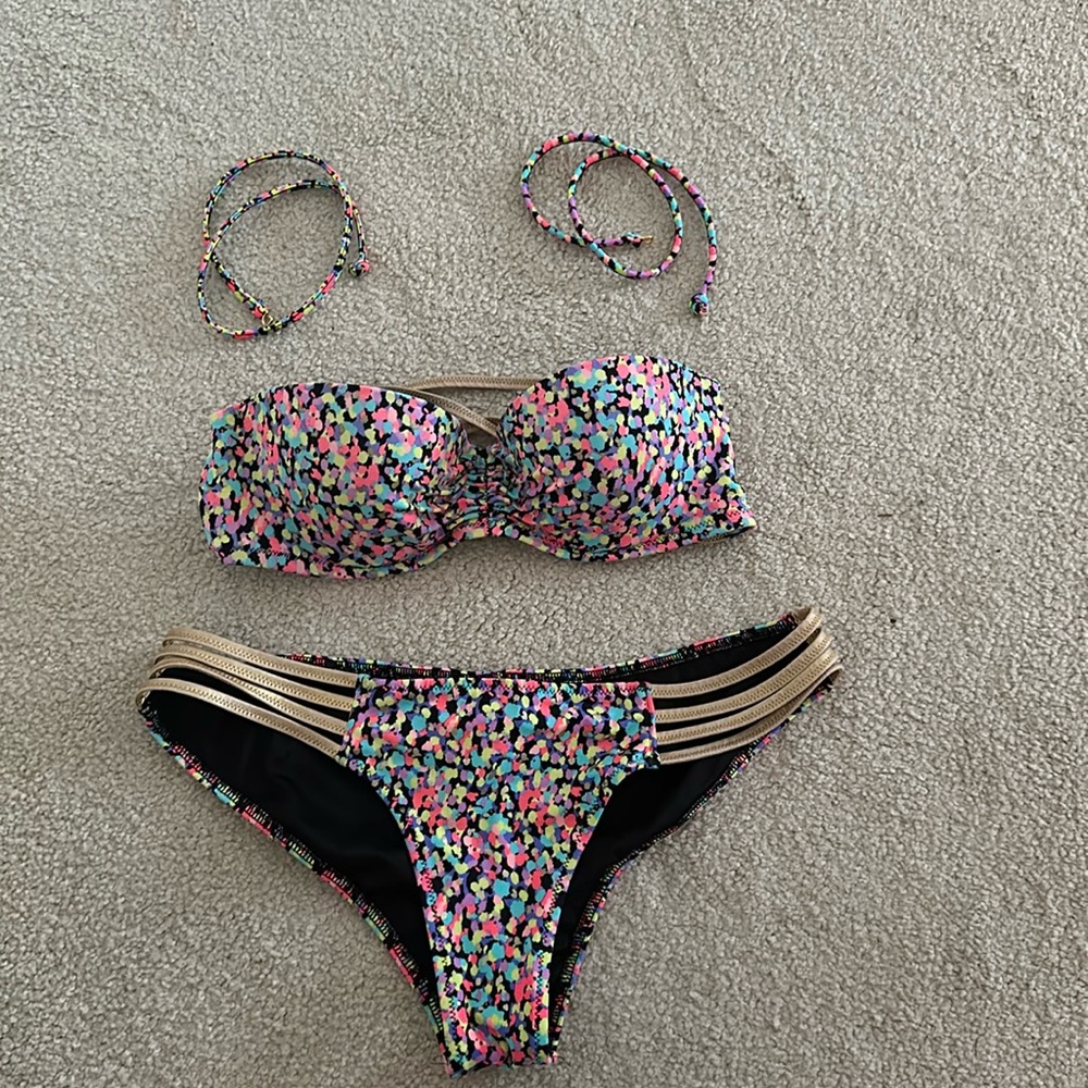 Victoria’s Secret bikini